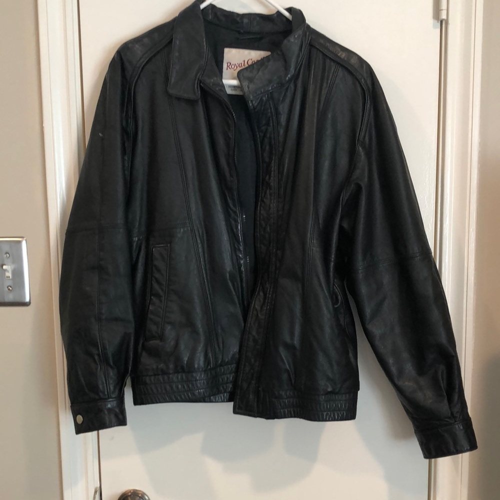Black 100% leather jacket Royal Castle brand. Mens S. Zip up.